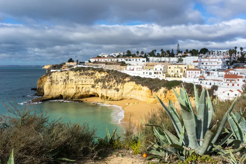 Uitzicht op Carvoeiro in de Algarve