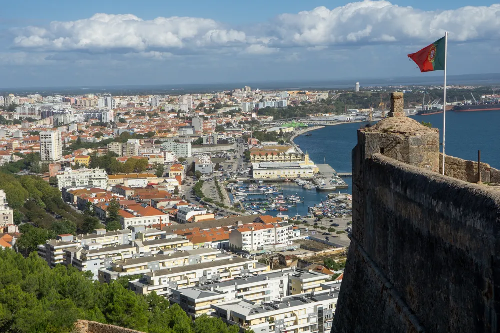 Uitzicht op Setubal vanaf het fort