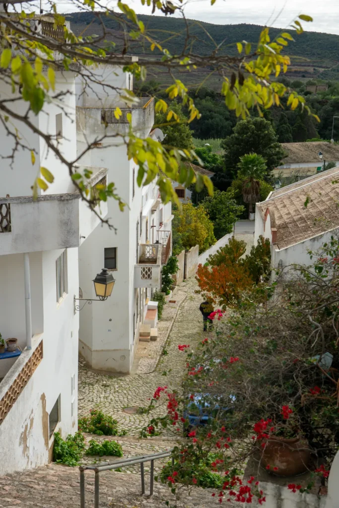 De smalle straatjes in Alte Algarve